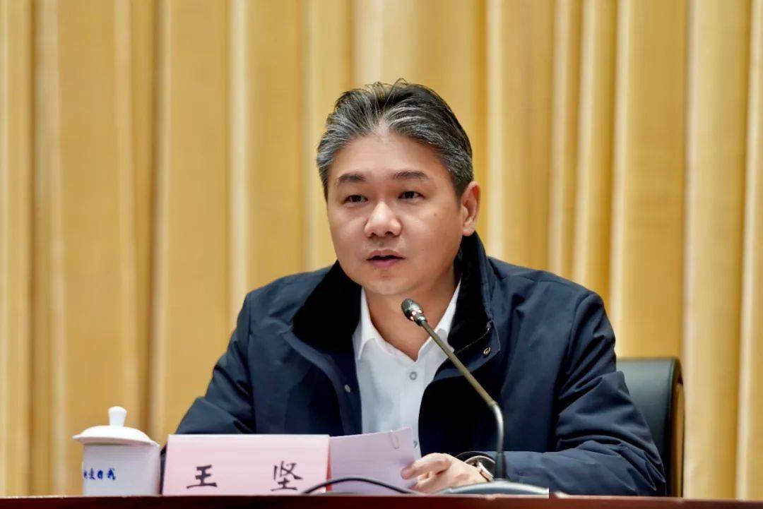 王坚强调,要全面进入临战状态,坚决贯彻落实本次会议精神,在全面压实