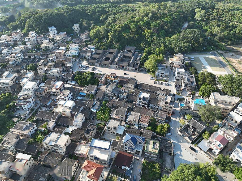 陈亢去世之后,次子陈瑶继承父业,躬耕乡里,声名远播.