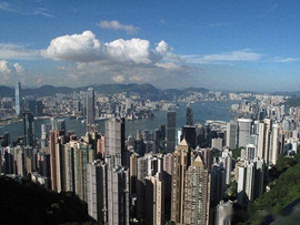 拿香港身份和内地户口有冲突吗