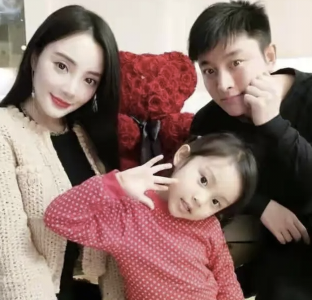 李小璐被曝插足常远婚姻,从美艳娇妻到出轨被骂出娱乐圈_小路_路就