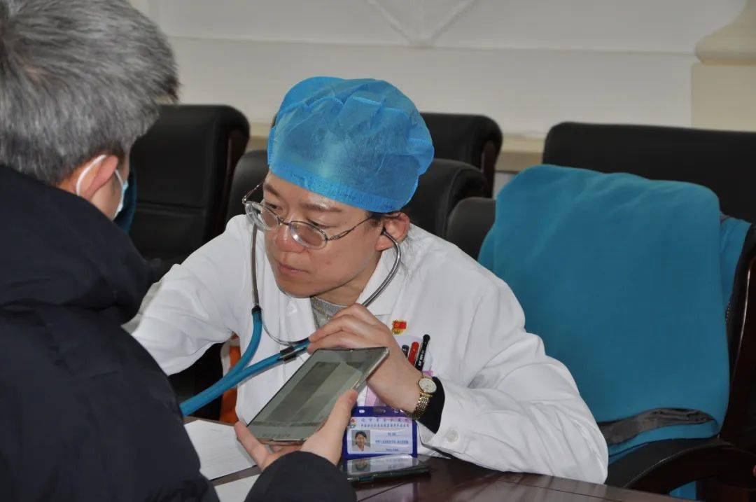 【金秋之声】义诊服务暖人心 医者仁心送真情——辽宁省金秋医院"菊香