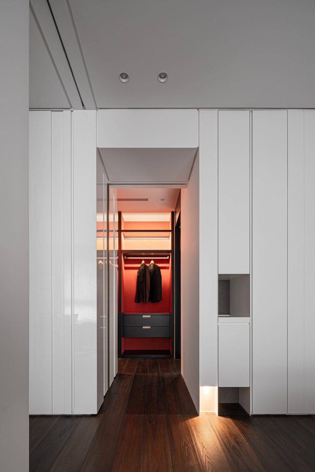 由中国著名设计师唐忠汉主持设计的圣兰菲诺360㎡大平层,于简朴静雅的