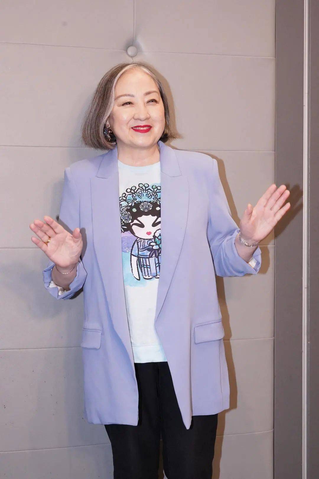 卢宛茵_后辈_专业