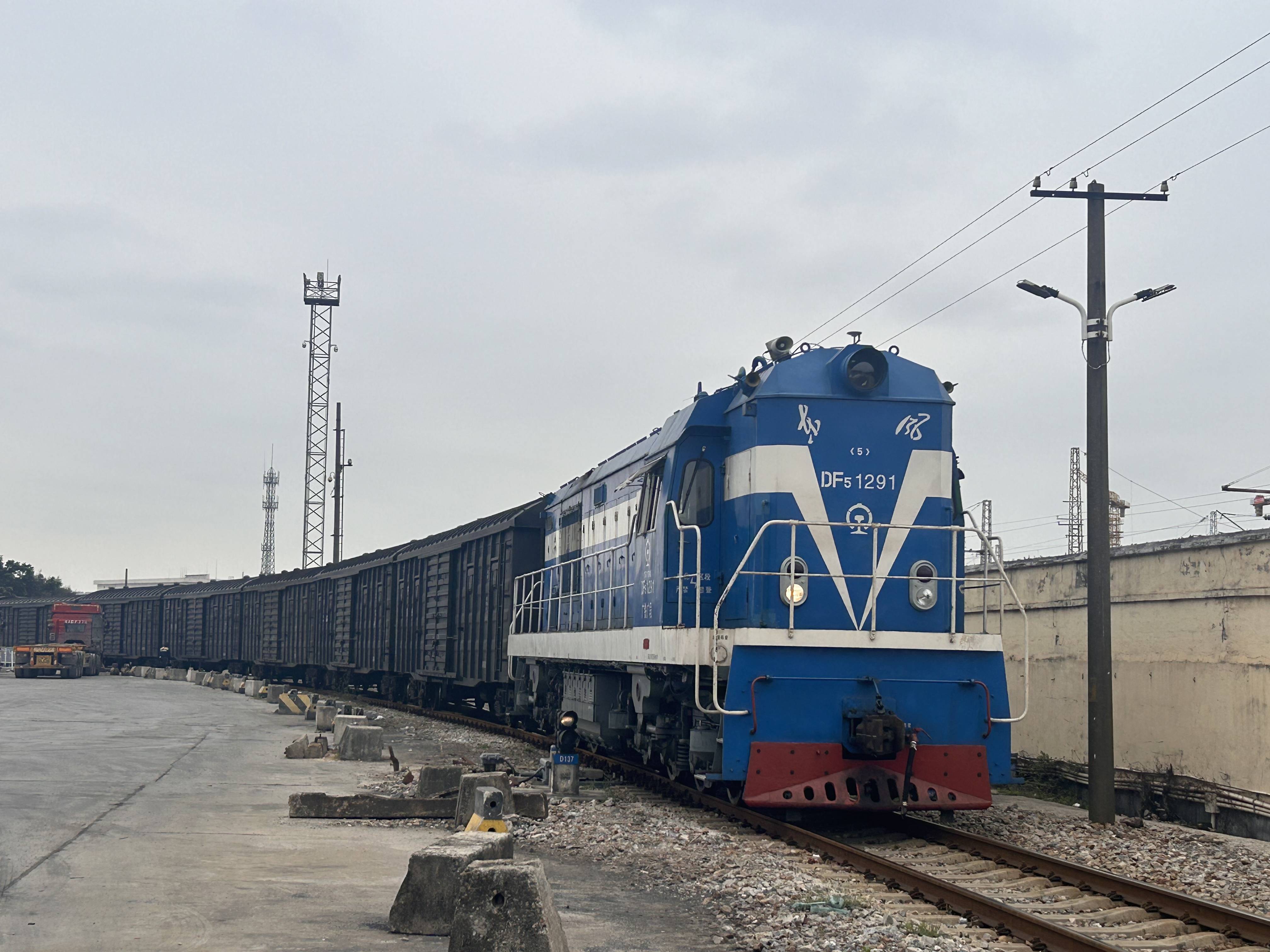 广铁今年抢运逾45万吨春耕农资,实现"点对点"精准保供_化肥_运输_物流