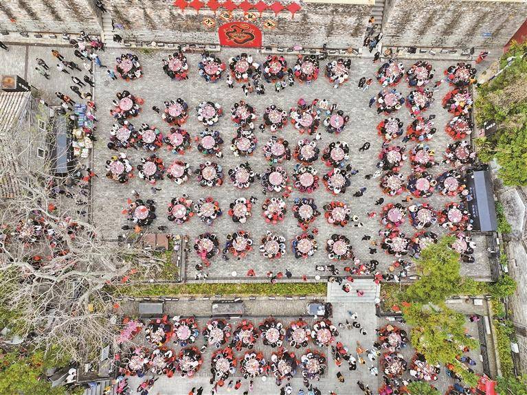 4000余人共享"将军宴"_大鹏_活动_居民