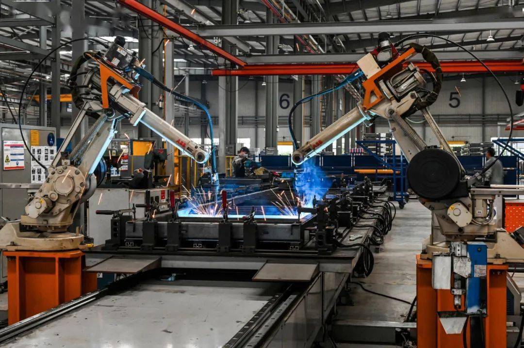 发挥沃克斯迅达电梯,怡达快速电梯两家龙头企业示范带动效应,招引蓝光