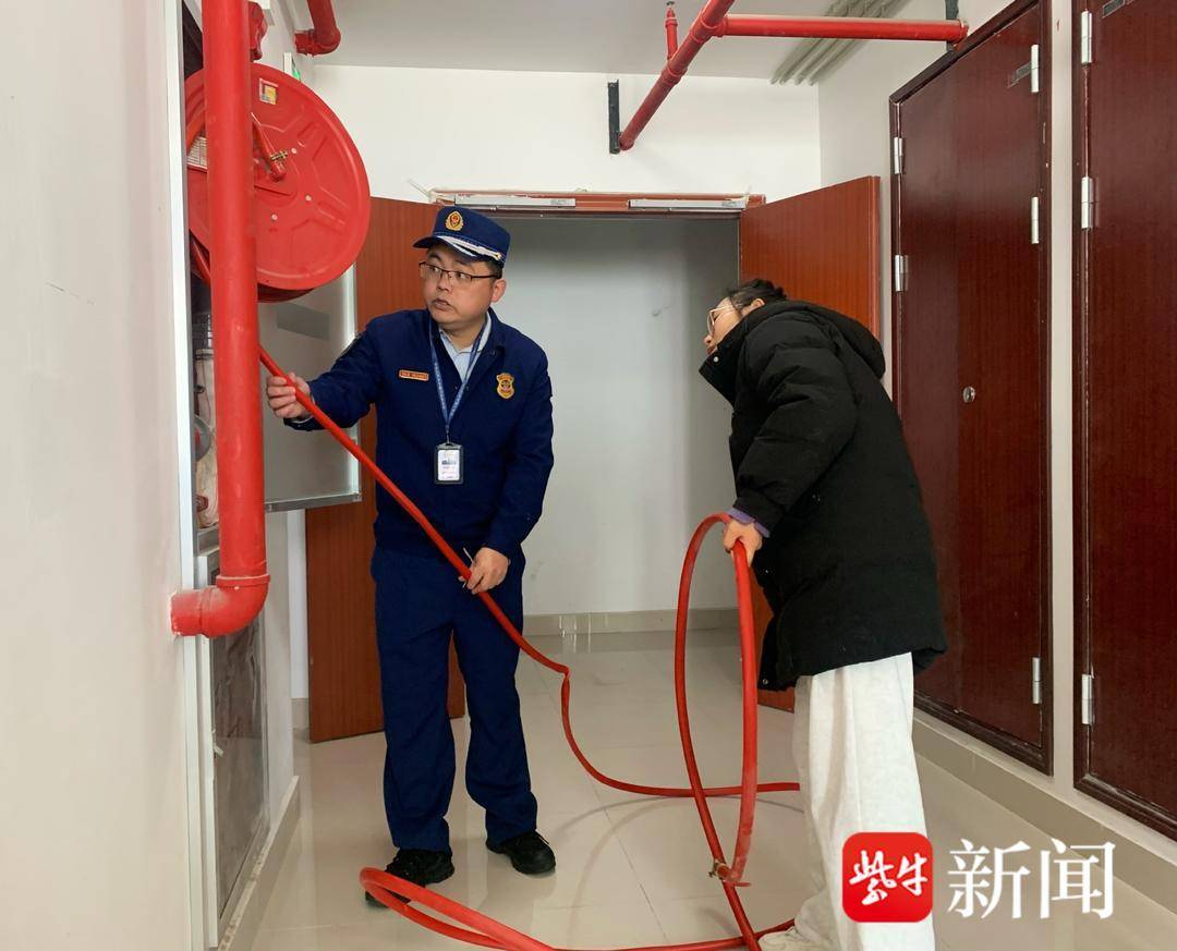 溧阳消防部门排查隐患 筑牢住宅小区"防火墙"_物业_通道_电动车