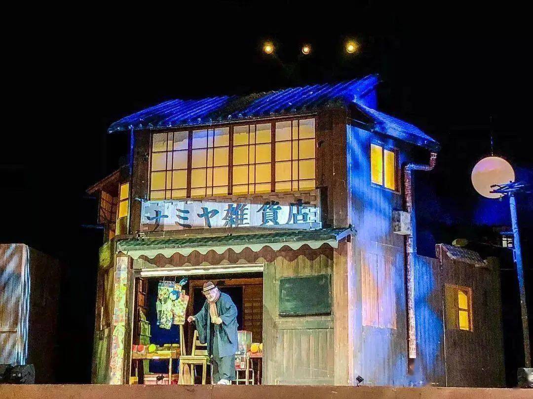 都来自于现场的乐器配乐,专门选择了诸如木吉他,三味线,口风琴,口琴