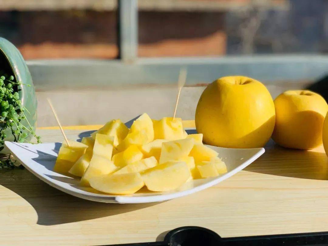 产地食材 ▎自带奶油香味的"金苹果",历经寒冬,才有的一口香甜～_烟台