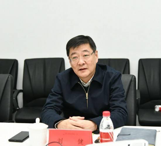 刘健走访联系重点企业强调要努力当好服务企业的金牌店小二以实际行动