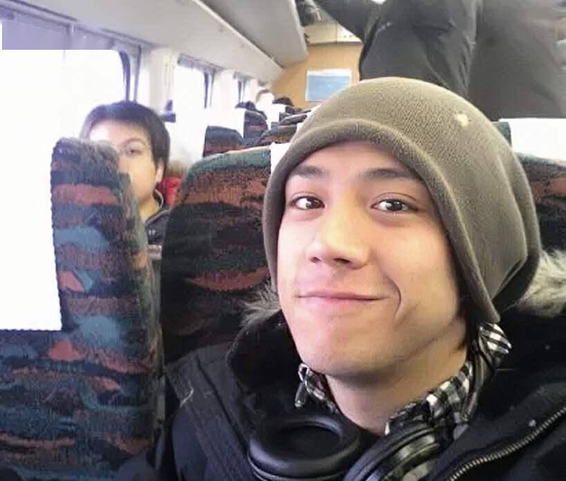 香港男星张致恒遇经济困难,贴收款码求外界捐钱,网友怒斥不要脸_工作