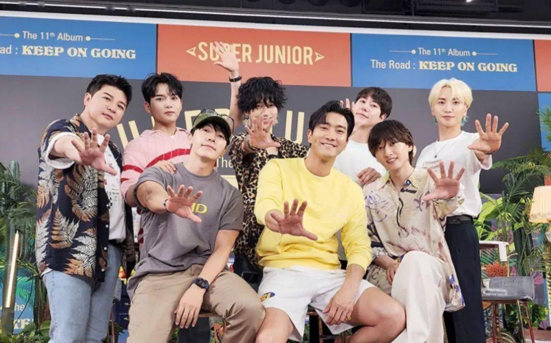 他俩同框太炸了!_张艺兴_金希澈_偶像