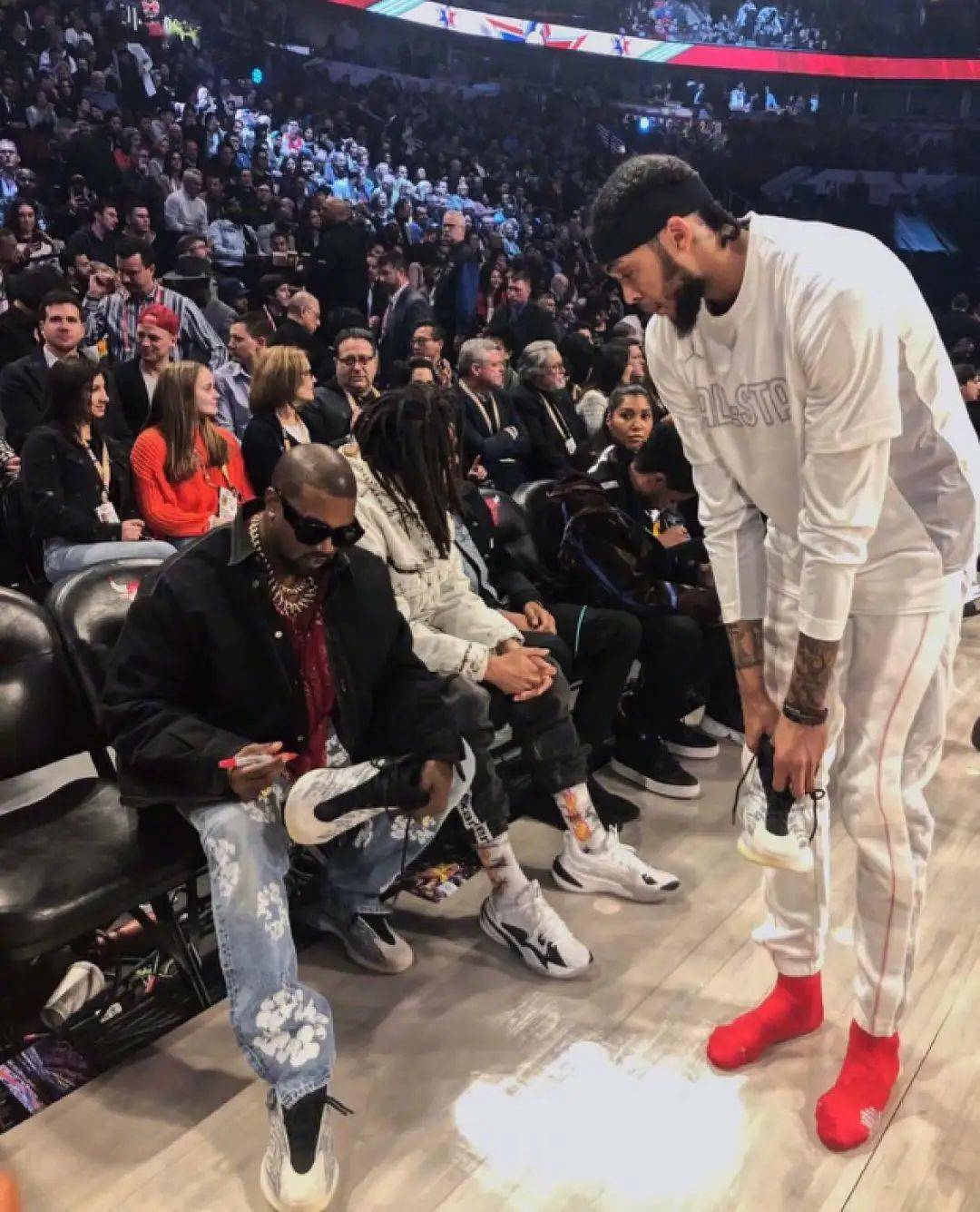 这颜值,确实顶级……_侃爷_nike_air