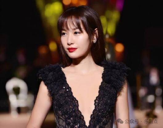 44岁tvb索腿女神徐子珊退出娱乐圈5年,突然现身有望复出,竟是这么回事