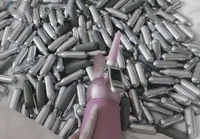 深圳外卖小哥立大功接单后对方一句话引起他的警觉