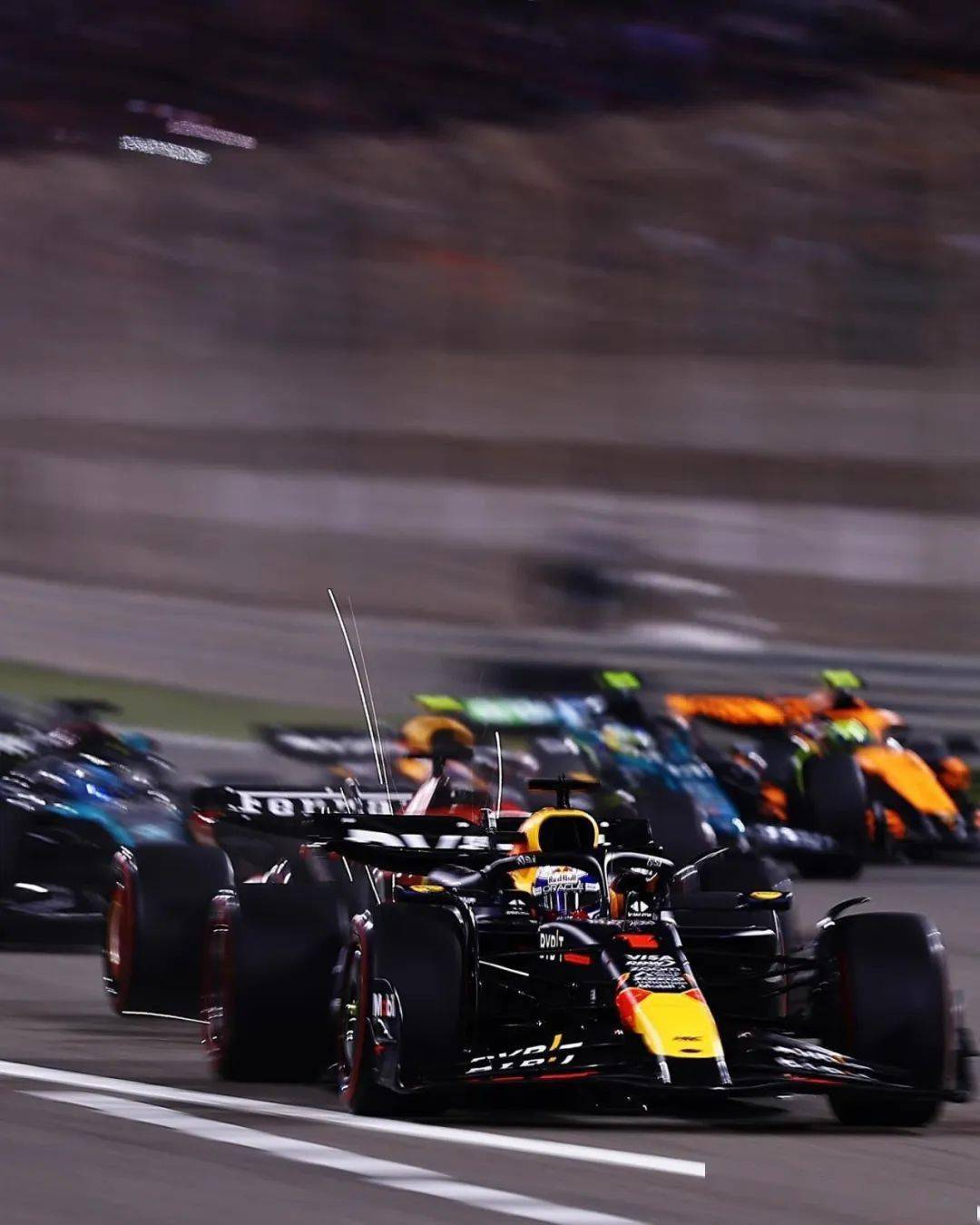 f1揭幕战巴林大奖赛:维斯塔潘夺冠 周冠宇第11名完赛