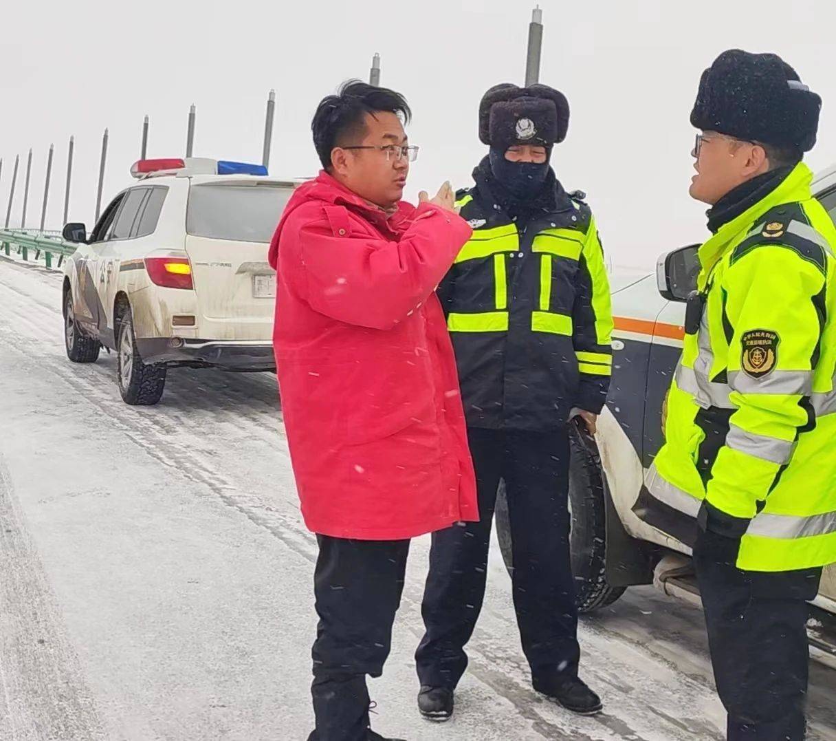 统筹联动齐行动 不惧严寒战风雪