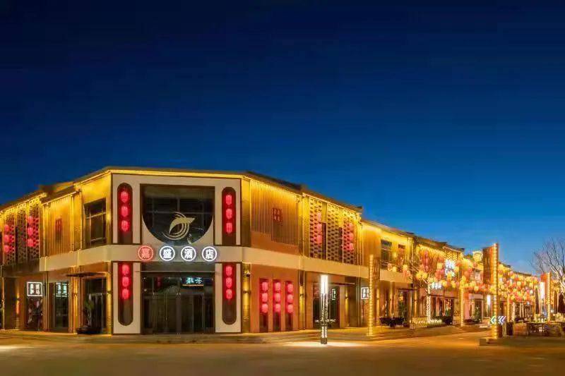 原木,黄泥墙等传统建筑材料构建的太行山区特有的原始乡村聚落,易水