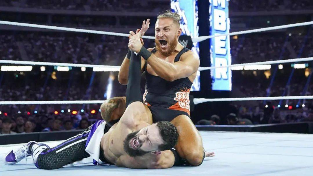 目前没有哪个组合有足够的实力挑战审判日的冠军,或许米兹和柱子会是