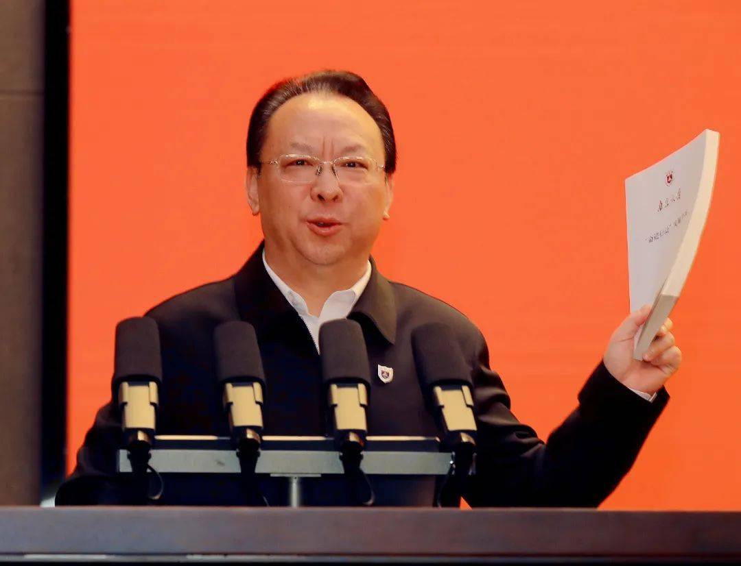 会上,南京大学党委书记,中国科学院院士谭铁牛介绍和阐释了学校开设"