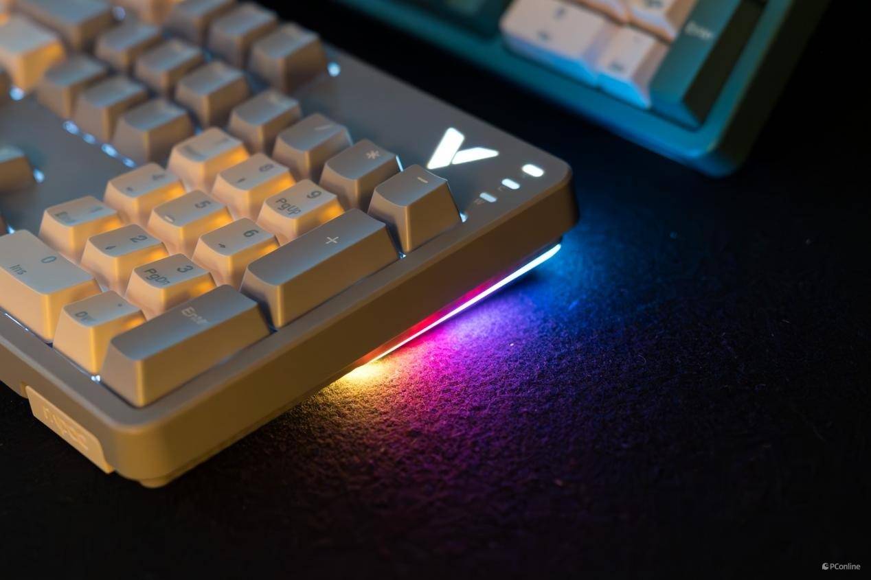 2024版雷柏v500pro在灯光效果上进行了显著升级,特别是更新了键盘侧面