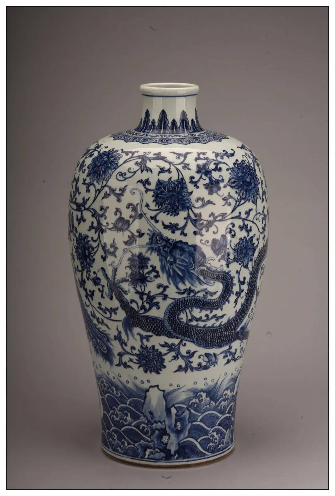 寻龙记| 龙凤呈祥——清乾隆·青花龙凤呈祥纹梅瓶_搜狐网