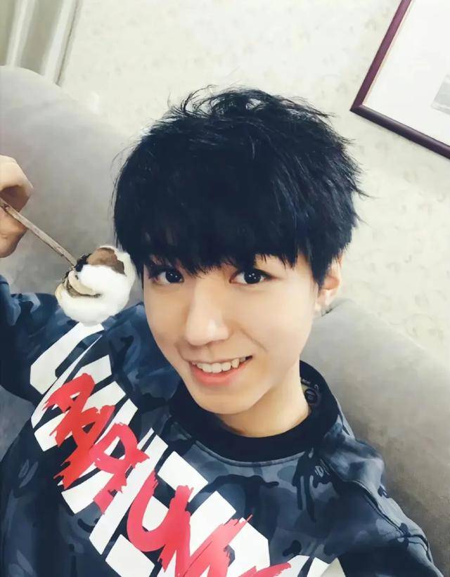 娱乐爆料:王俊凯 杨幂 张予曦 钟楚曦 宋妍霏_姐姐_爱慕_勇士