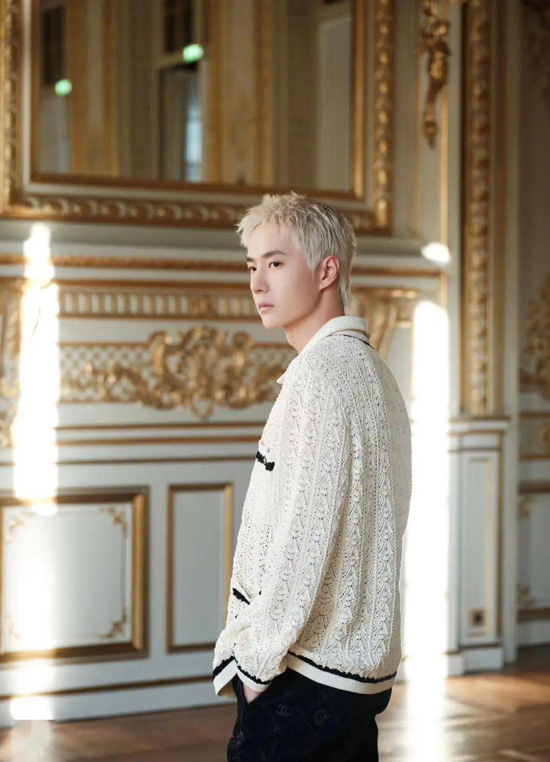 王一博启程巴黎秀场lacostepalacechanel低调穿搭公式