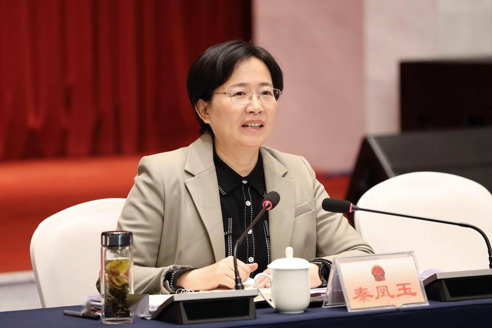 每经专访全国人大代表亳州市市长秦凤玉推动药酒农旅深度融合建设百万