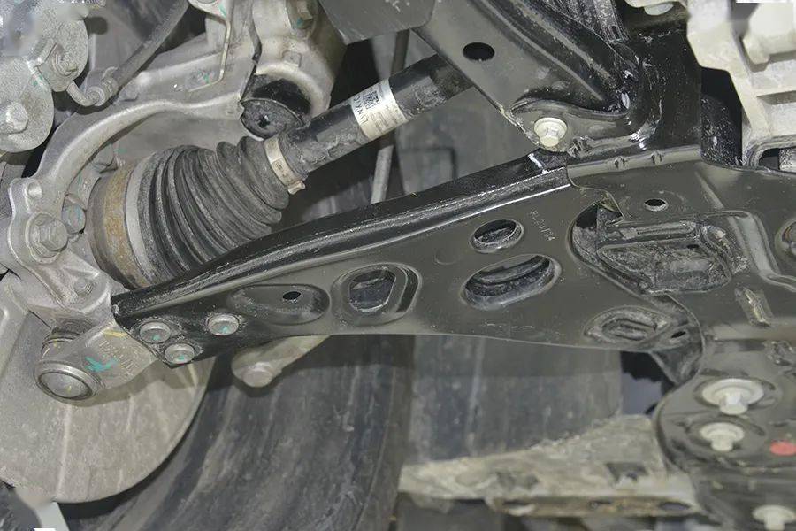 进阶版沃尔沃平台,领克08的底盘变成这样!_搜狐汽车_搜狐网