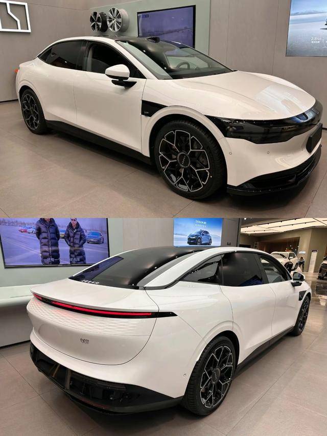 外观设计:极氪007采用了时尚的设计语言,前脸采用了