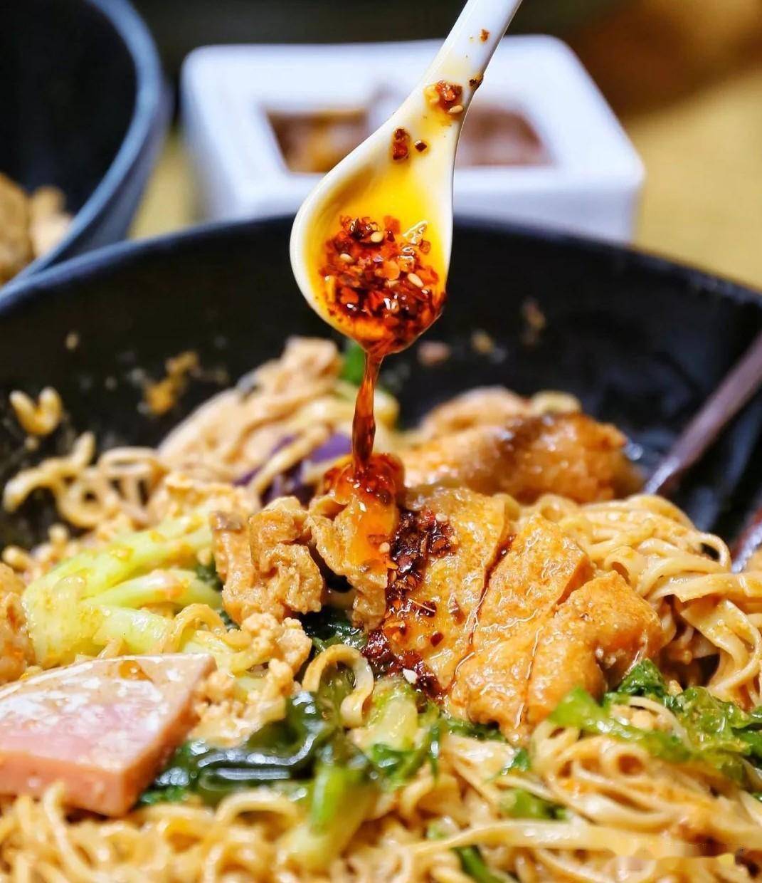 我是变穷了还是你变贵了为何月薪8000都吃不起麻辣烫