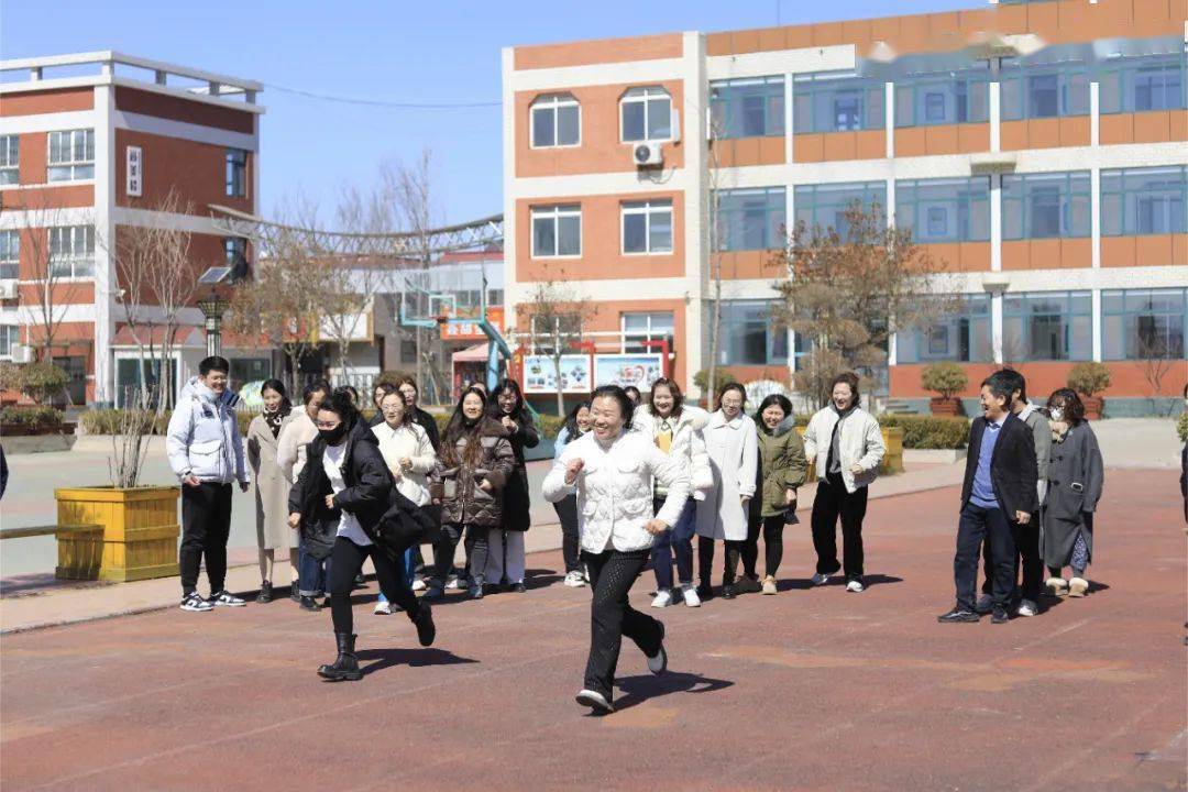 长清区教体系统开展形式多样的庆三八系列活动