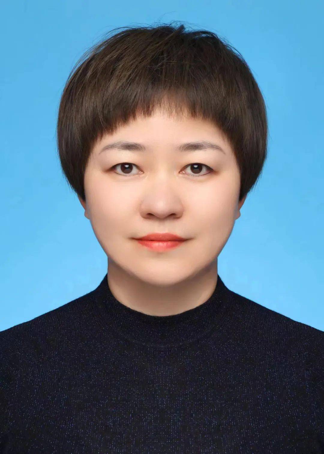 社会事务办副主任兼司法所所长现任莱山区黄海路街道办事处李真,中共