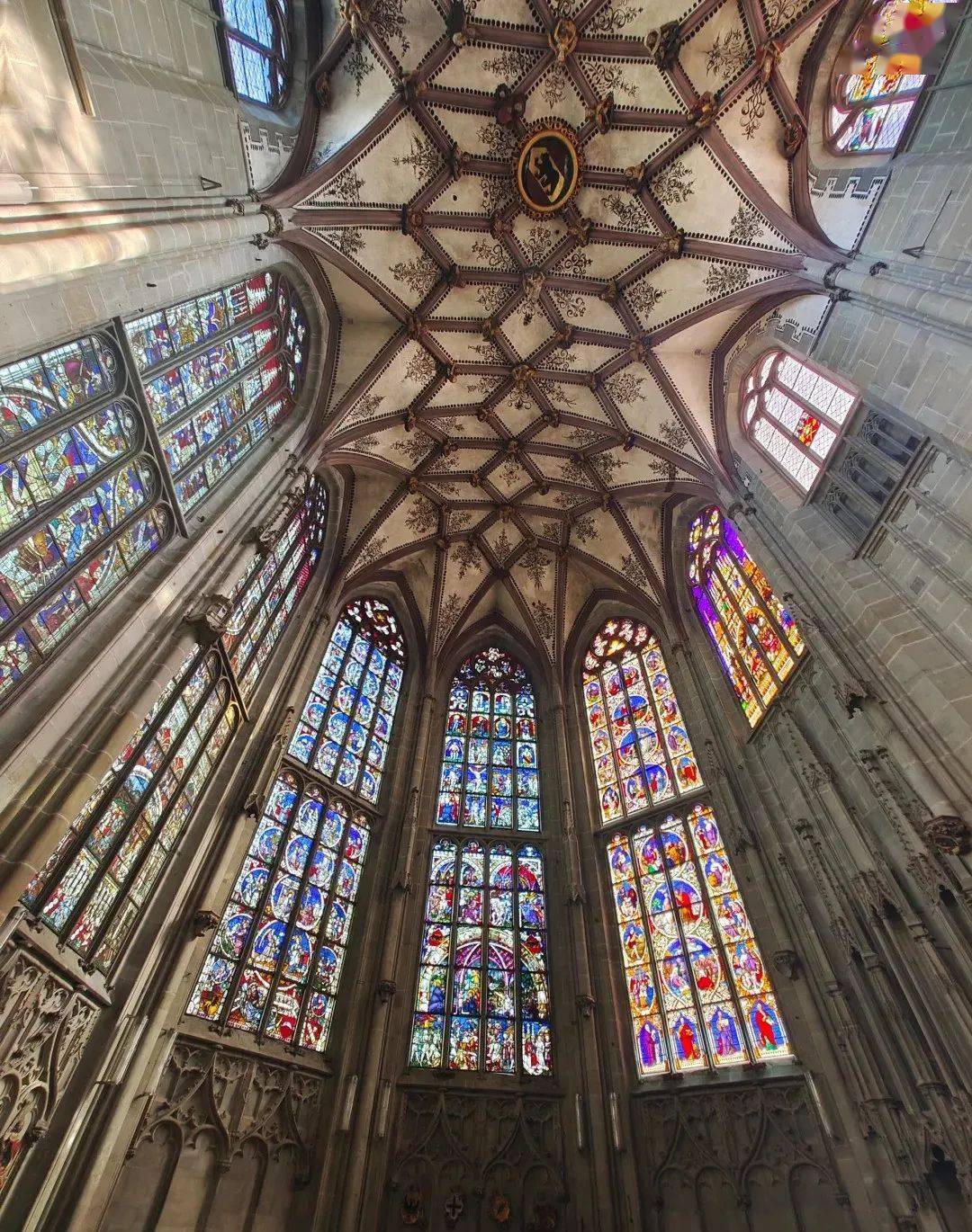 伯尔尼大教堂最后的审判浮雕简直中世纪杰作100座古建筑之美