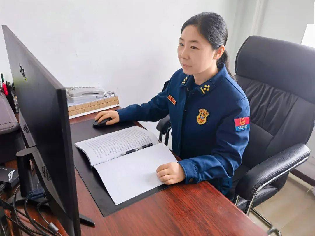 三月芳菲始巾帼绽芳华齐齐哈尔市消防救援支队致敬蓝焰她力量