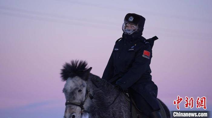 蒙古族00后马背女警我的青春是骑马踏查护边疆