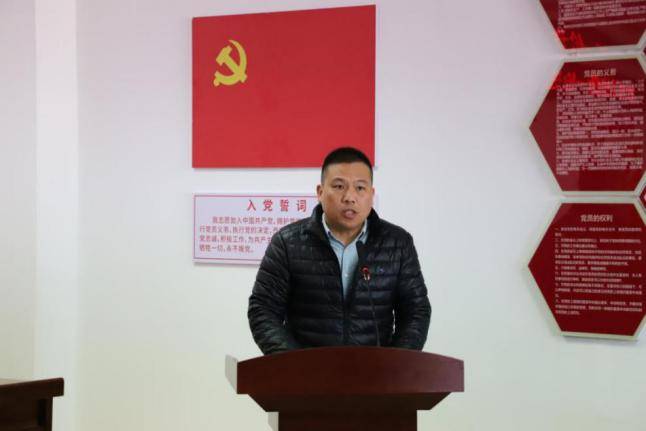 会上,宣布了新一轮驻村干部名单,所派驻地点及派驻职务,进一步明确了