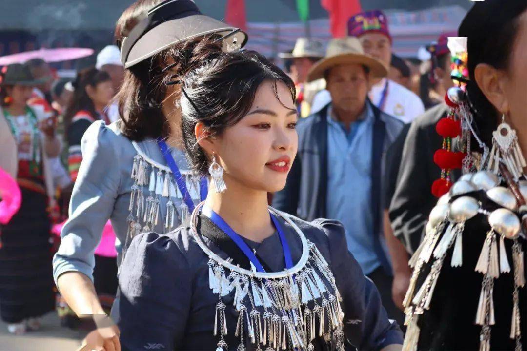 芒市中山乡再次响起了哦然声