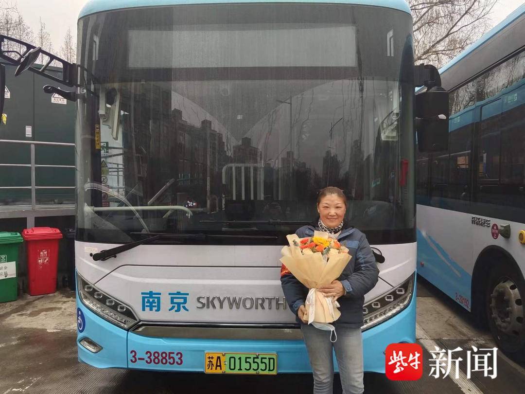 南京公交女驾驶员的三八妇女节