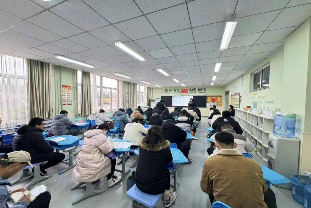 区中小学体育与健康学科教研组长工作交流会在高新区外国语学校举行