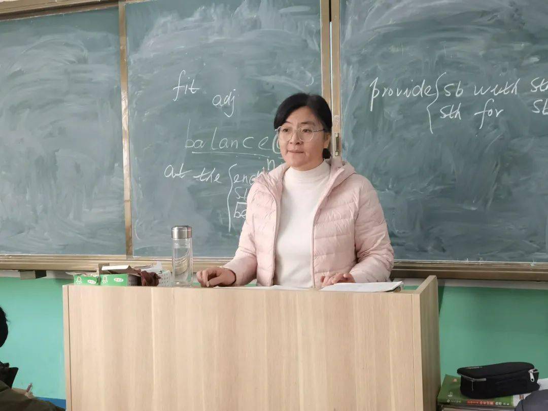 费县胡阳中学 刘真奋斗中开出最美的巾帼之花她们爱岗敬业,孜孜