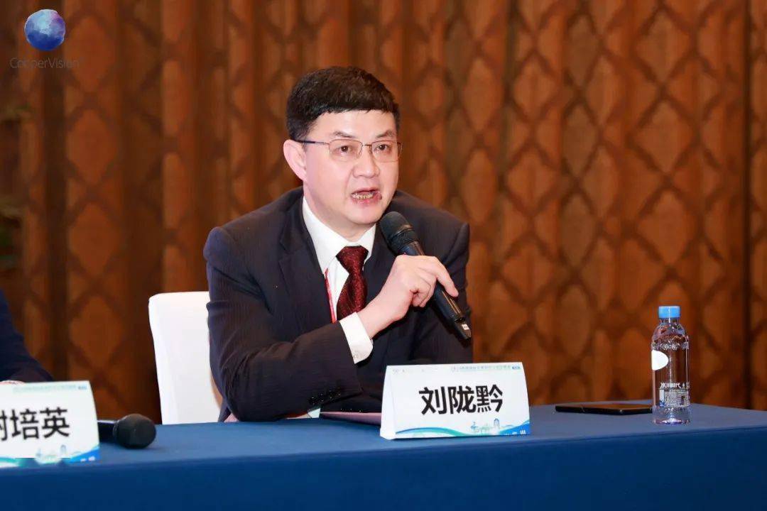 四川大学华西医院刘陇黔教授北京远程视觉视光眼科门诊谢培英教授