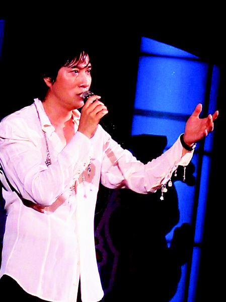 春晚献唱红极一时,观众以为隐退了,其实早已经去世10年_潘安邦_外婆