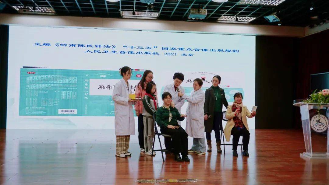 杏林春暖润人心医教携手助成长广东省中医院在旧部前小学开展学雷锋送