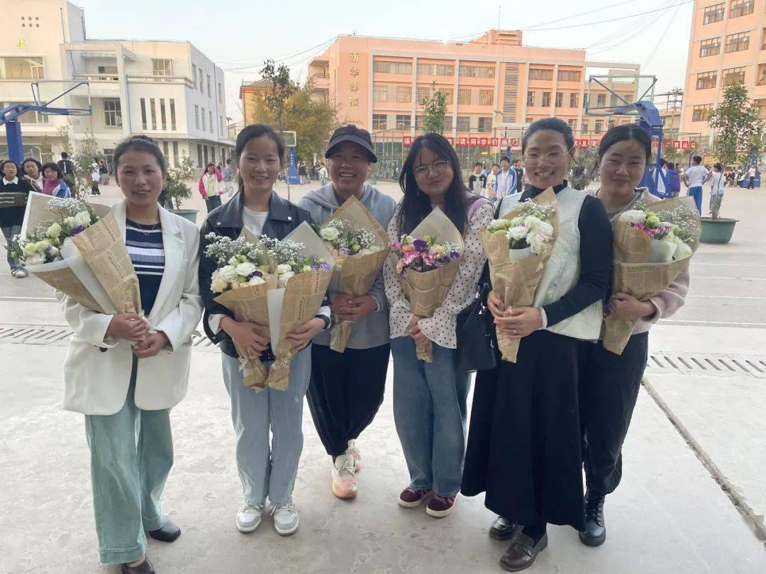 三塘乡中心学校,金马镇初级中学,永宁乡明德小学等学校为女教职工们送