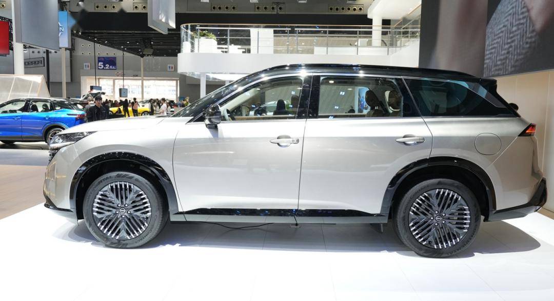 28万起售对标汉兰达,日产中大型suv--探陆上市!_搜狐汽车_搜狐网