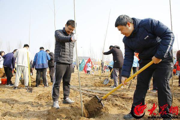 农业银行滨州分行百余名员工参与植树活动 共建绿色家园