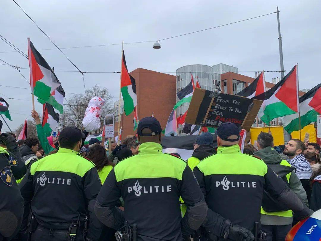 荷兰纳粹大屠杀纪念馆开幕荷兰人抗议以色列总统访荷