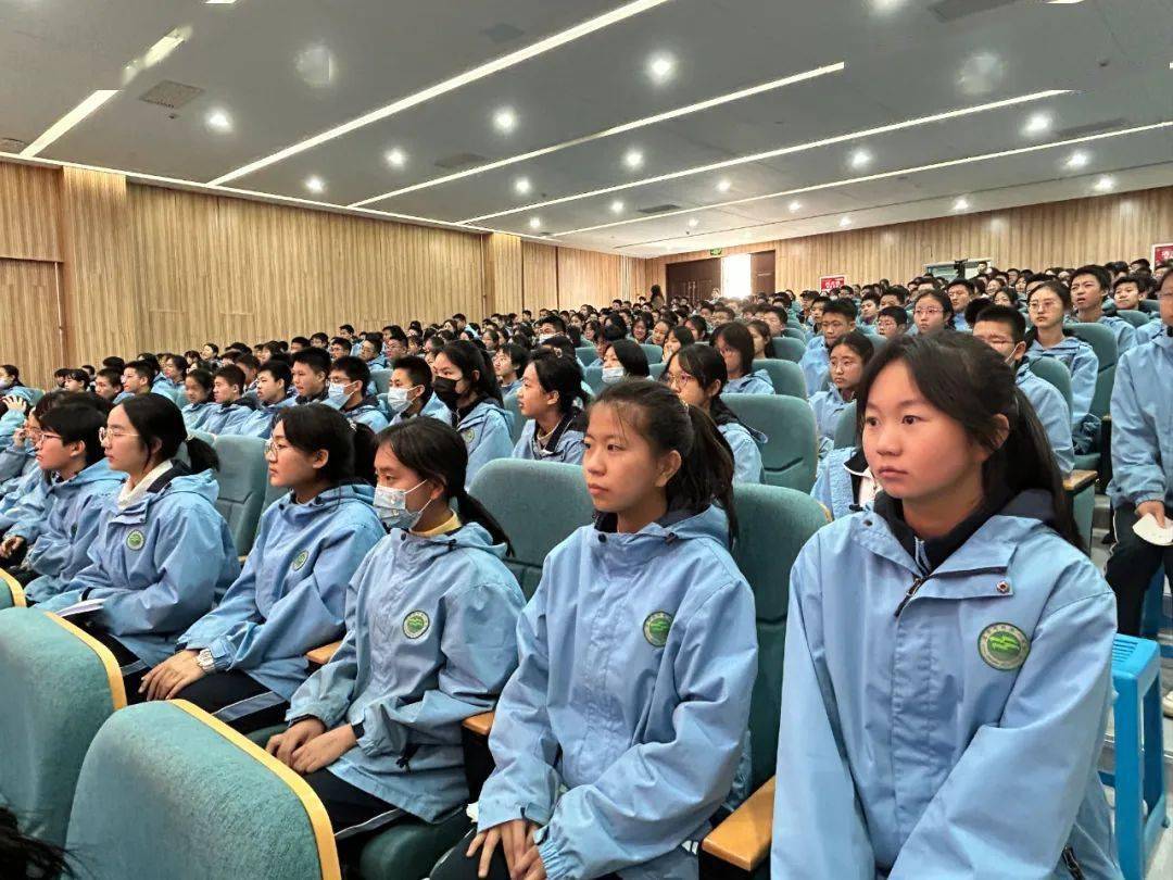 少年不负凌云志扬帆远航正当时经开一校初2025届八年级学生动员大会